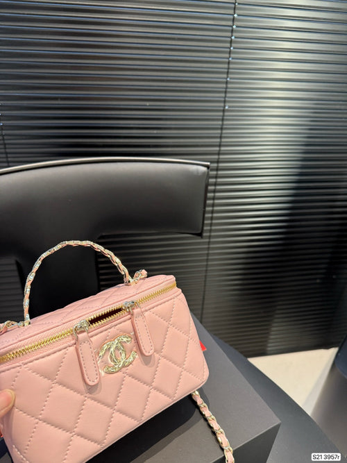 Vanity with Chain *High Quality*